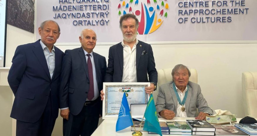 Azərbaycanlı rəssam Rəfiq Əziz dünya rekordçusu elan edilib