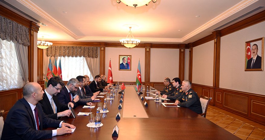 Azərbaycan və Türkiyə müdafiə sənayesi əməkdaşlığını müzakirə edib