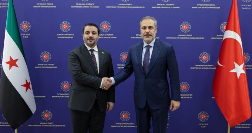 Hakan Fidan suriyalı həmkarı ilə regional məsələləri müzakirə edib