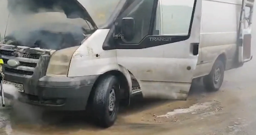 Masazırda maşın yanıb - Video