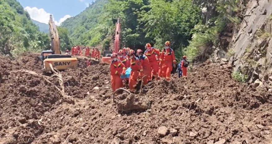 

Çində torpaq sürüşməsi nəticəsində 5 nəfər ölüb, 12 nəfər itkin düşüb
