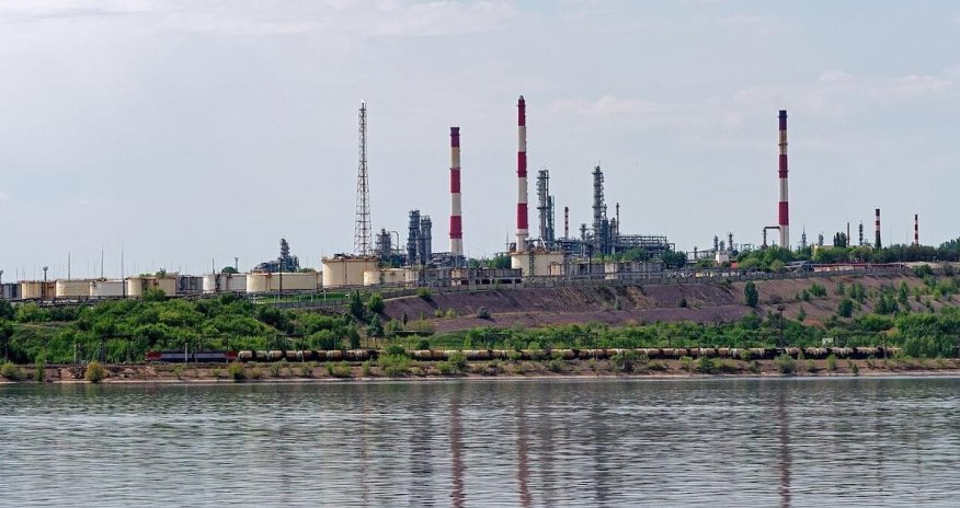 Reuters: Саратовский НПЗ остановил работу после атаки дронов
