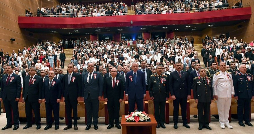 Zakir Həsənov Türkiyədə hərbi kursantların buraxılış mərasimində iştirak edib