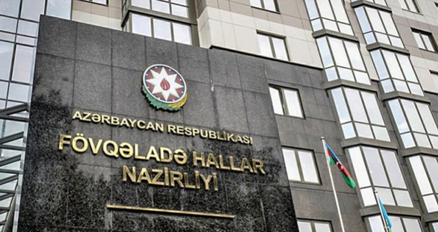 Bakı&ndash;Quba yolunda yanacaqdaşıyan avtomobil aşıb və yanıb
