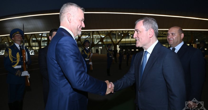 Slovakiya Prezidenti Füzuli aeroportundan Bakıya yola düşüb