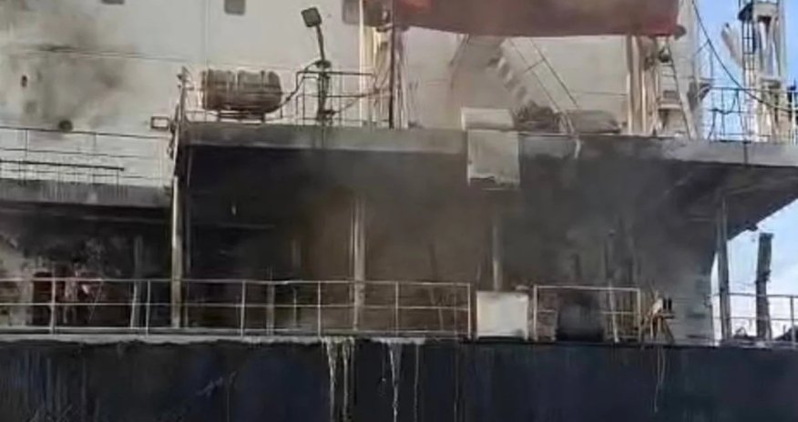 Спасённых с атакованного дронами судна граждан Азербайджана эвакуировали из Украины