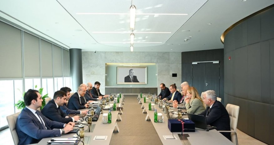 Азербайджан обсудил с Limak Group возможности сотрудничества