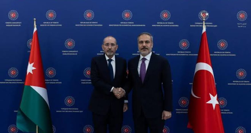Hakan Fidan iordaniyalı həmkarı ilə regional təhlükəsizliyi müzakirə edib