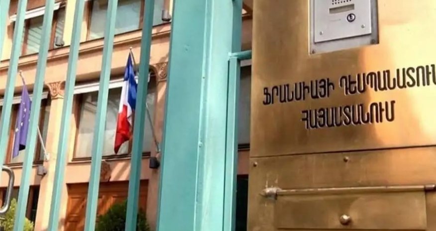 Fransanın bayramına gedən Ermənistan rəsmiləri yedikləri qidadan zəhərlənib