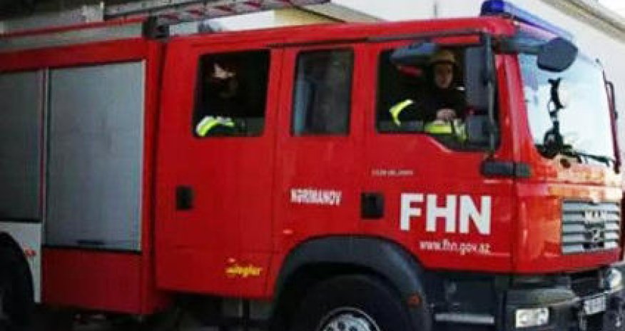 Binəqədi rayonunda çoxmərtəbəli yaşayış binasında yanğın baş verib