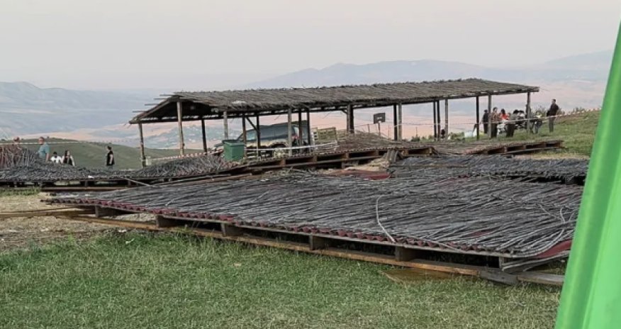 Milli Yaylaq Festivalında taxta konstruksiya aşıb, yaralılar var