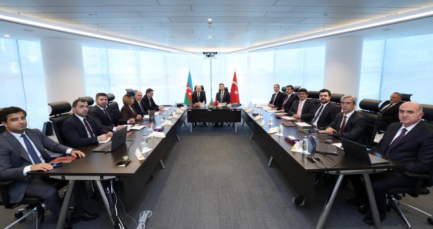 İstanbulda Azərbaycan və Türkiyə energetika nazirləri Yaşıl Enerji Dəhlizləri layihələrini müzakirə edib
