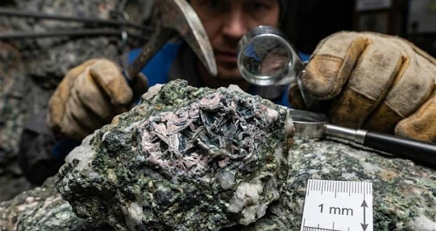 Rusiyada qızıldan bahalı mineral aşkar edilib