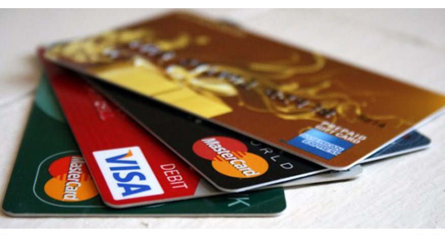 Azerbaijan limits card-to-card transfers as expert warns of shift towards cash