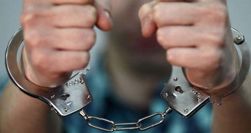 В Азербайджане арестованы два сотрудника налоговой службы