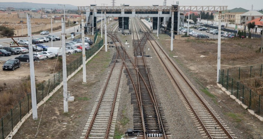 ADY dəmir yolunun təhlükəsizlik zonasında görüləcək tədbirləri açıqlayıb