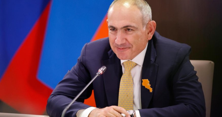 Пашинян жестко отчитал министра обороны Армении