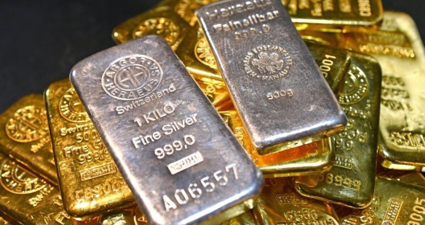 Gold heads for third straight weekly gain as dollar weakens on US Treasury buybacks