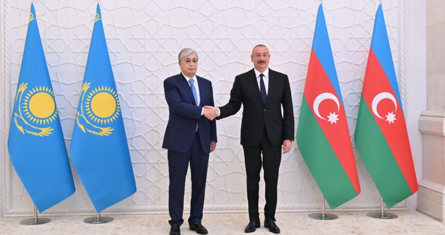 Prezident Tokayevi təbrik edib