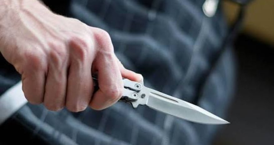 Ağdaşda kişi həyat yoldaşı və 17 yaşlı oğlunu bıçaqlamaqda şübhəli bilinir
