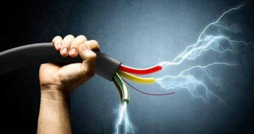 Bakıda 19 yaşlı oğlan elektrik cərəyanından ölüb