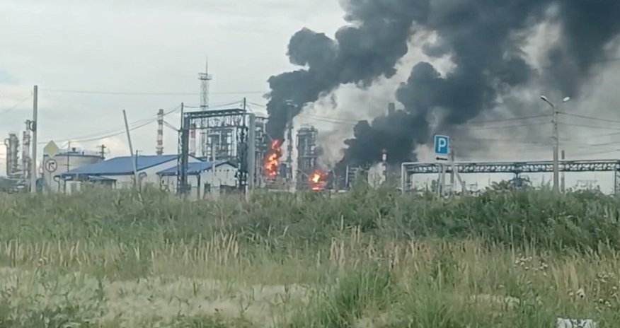 Производство топлива обвалилось: рекордное число ударов по российским НПЗ