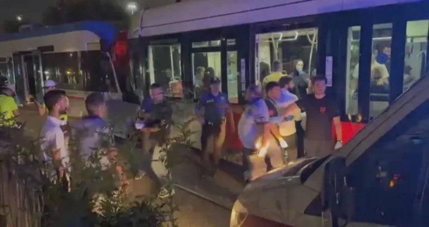 İstanbulda 2 tramvay toqquşub - xəsarət alanlar var