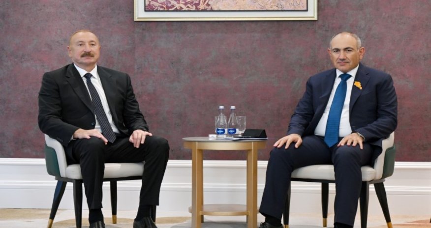 İlham Əliyev və Nikol Paşinyan arasında görüş keçirilir - Yenilənir
