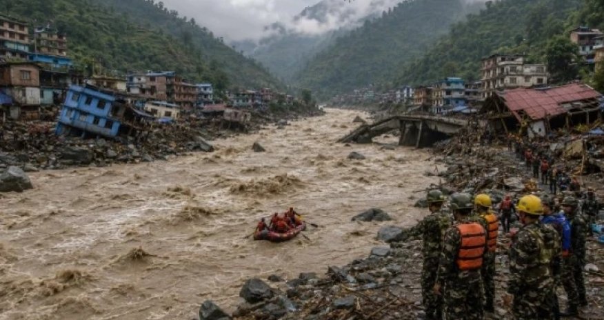 Nepalda təbii fəlakət nəticəsində 600-ə yaxın məktəbli itkin düşüb
