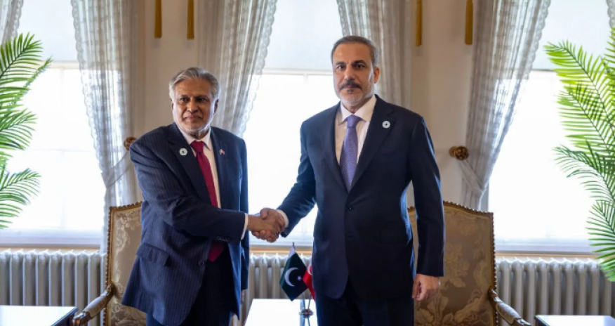 İshaq Dar və Hakan Fidan Məkkə sazişini müzakirə ediblər