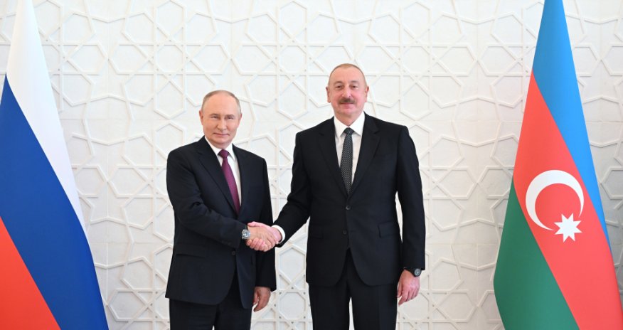 Владимир Путин провел телефонный разговор с Ильхамом Алиевым