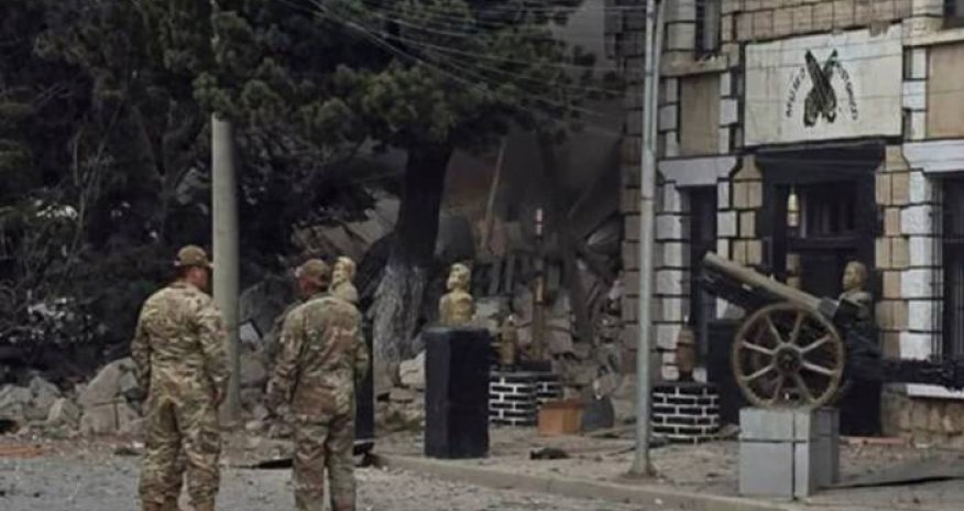 Число жертв взрыва на военном объекте в Боливии возросло