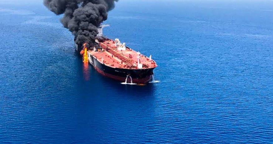 Tasnim: США атаковали иранский нефтяной танкер у острова Харг