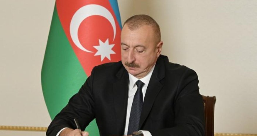 Prezident İlham Əliyev Aleksandr Şarovskinin vəfatı ilə bağlı nekroloq imzalayıb