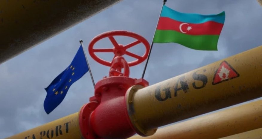 Natural gas futures edge down slightly on NYMEX