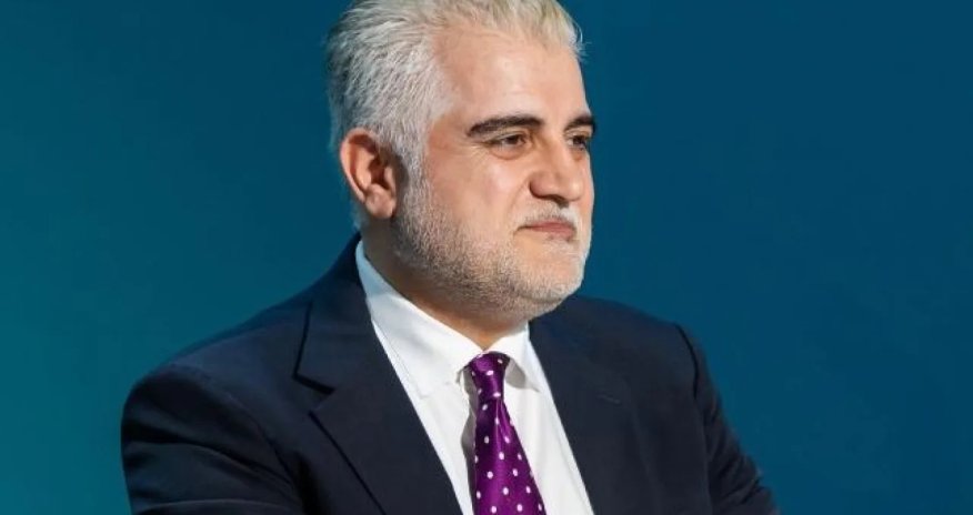 
Tahir Gözel bu bankın rəhbəri olub
