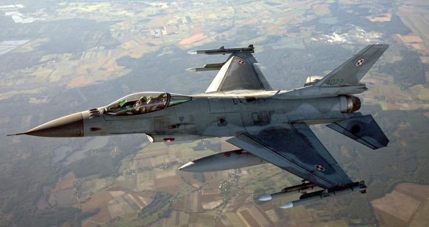 ABŞ-nin F-16 qırıcısı Kemp-Devid yaxınlığında mülki təyyarəni ələ keçirib
