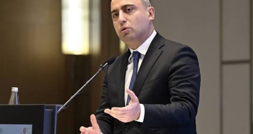 İki aydır Emin Əmrullayevi tapa bilmirəm - deputat nazirə irad bildirdi