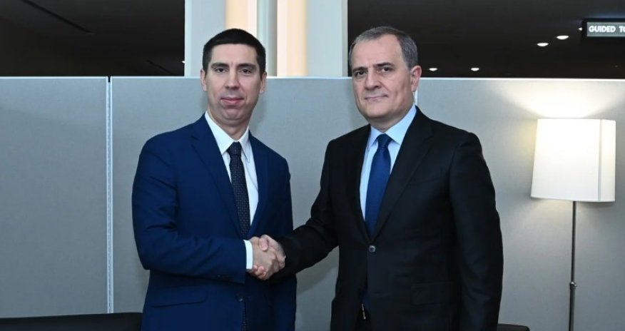 Ceyhun Bayramovla Moldovanın XİN rəhbəri görüşüb