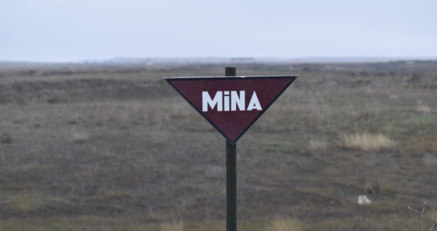 В Лачыне трактор подорвался на мине