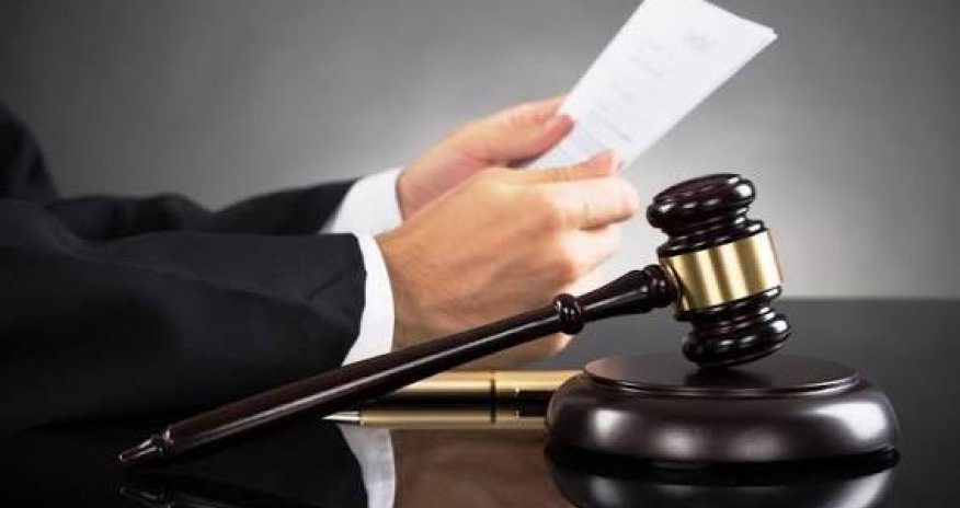 Tələbə qızları şantaj və zorakılığa məruz qoyan müəllimə 11 il həbs cəzası verildi