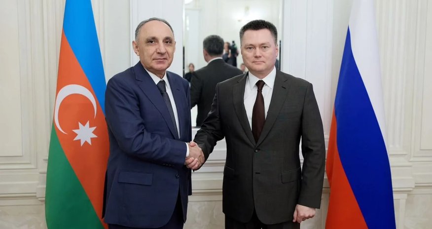 Kamran Əliyev Rusiyanın Ali Məhkəməsinin sədrinə yubiley medalı təqdim edib