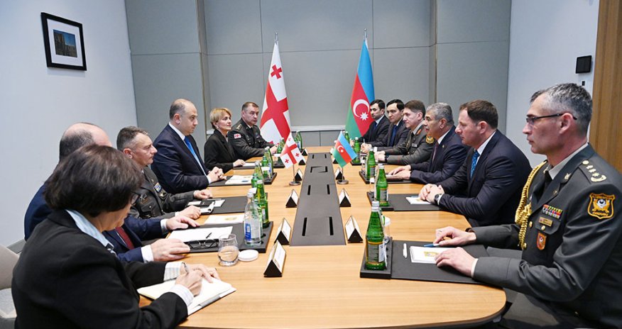Министры обороны Азербайджана и Грузии провели переговоры в Шуше