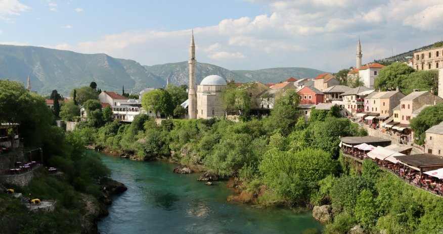 Bosnia election results: Becirovic leads presidential race