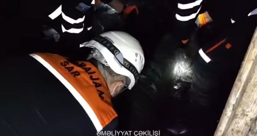 Zirzəmidə köməksiz qalan şəxs xilas edilib - Video