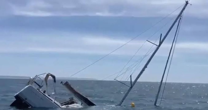 В водах Нигерии затонуло судно с десятками людей на борту