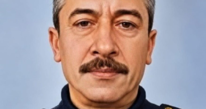 Vurulan gəminin kapitanı Rüstəm Həsənov ehtiyatda olan 2-ci dərəcəli kapitan olub