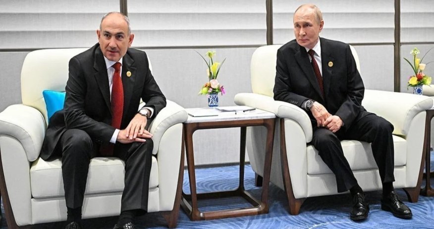 Pashinyan and Putin hold phone talks