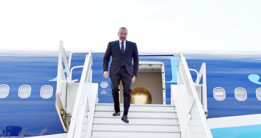 Ilham Aliyev arrives in Turkmenistan