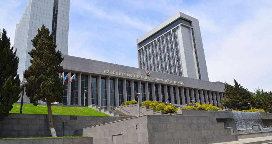 Парламент рассмотрит 13 законопроектов